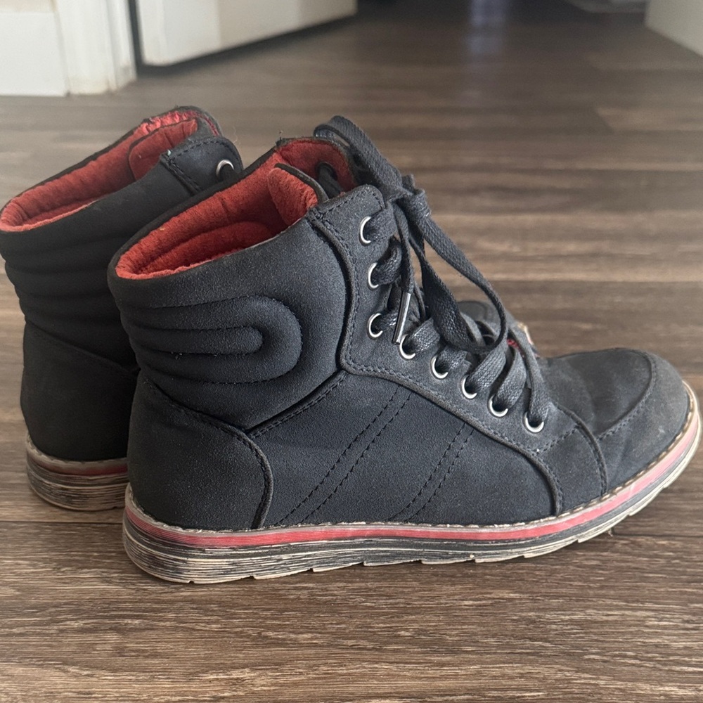De Blossom Collection Black Sneakers Barely Worn